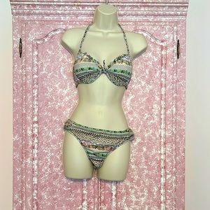 Victoria secret 34b swimsuit top and bottoms size L